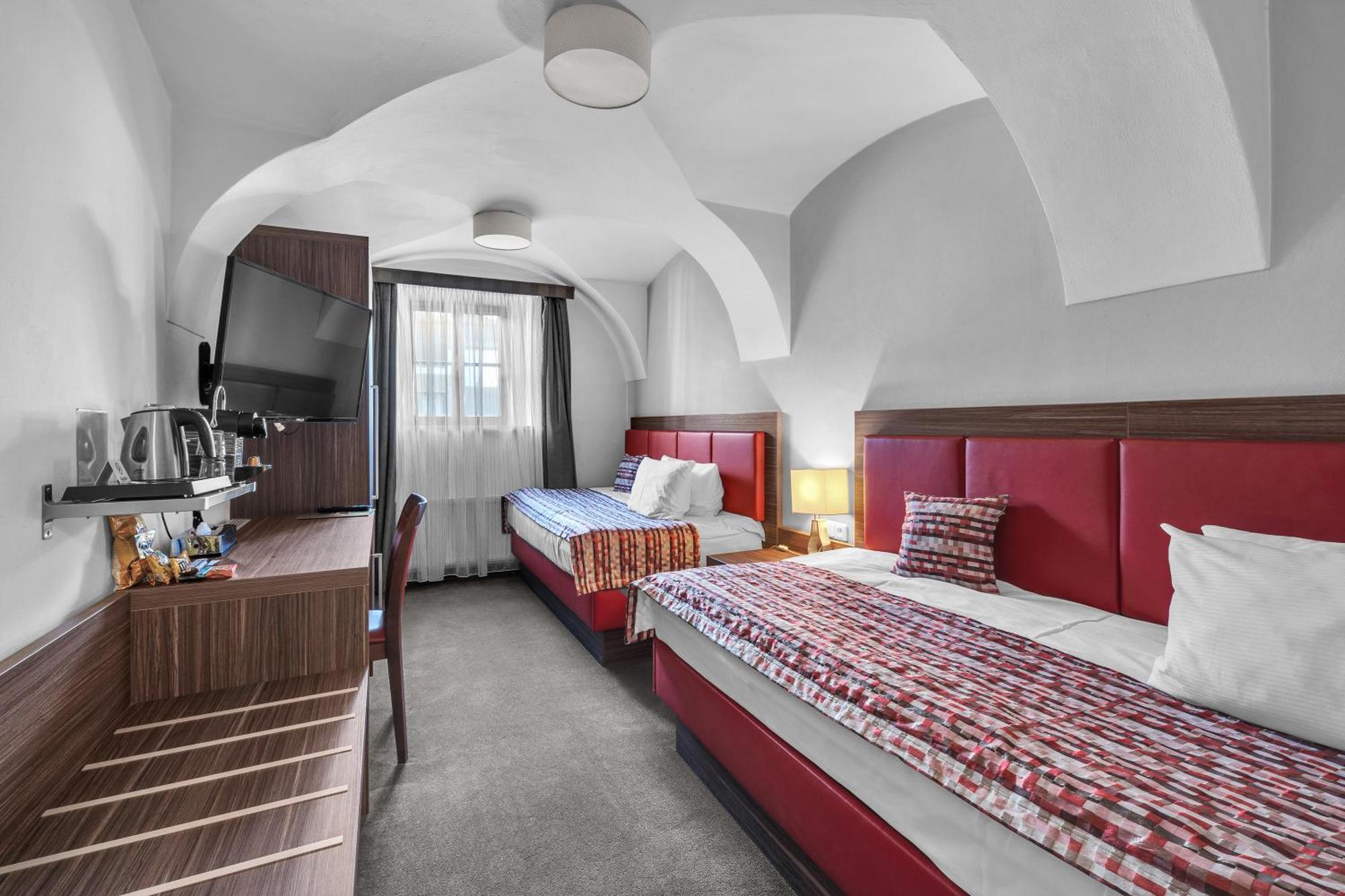 Hotel Nelly Kellys Trutnov Exterior photo