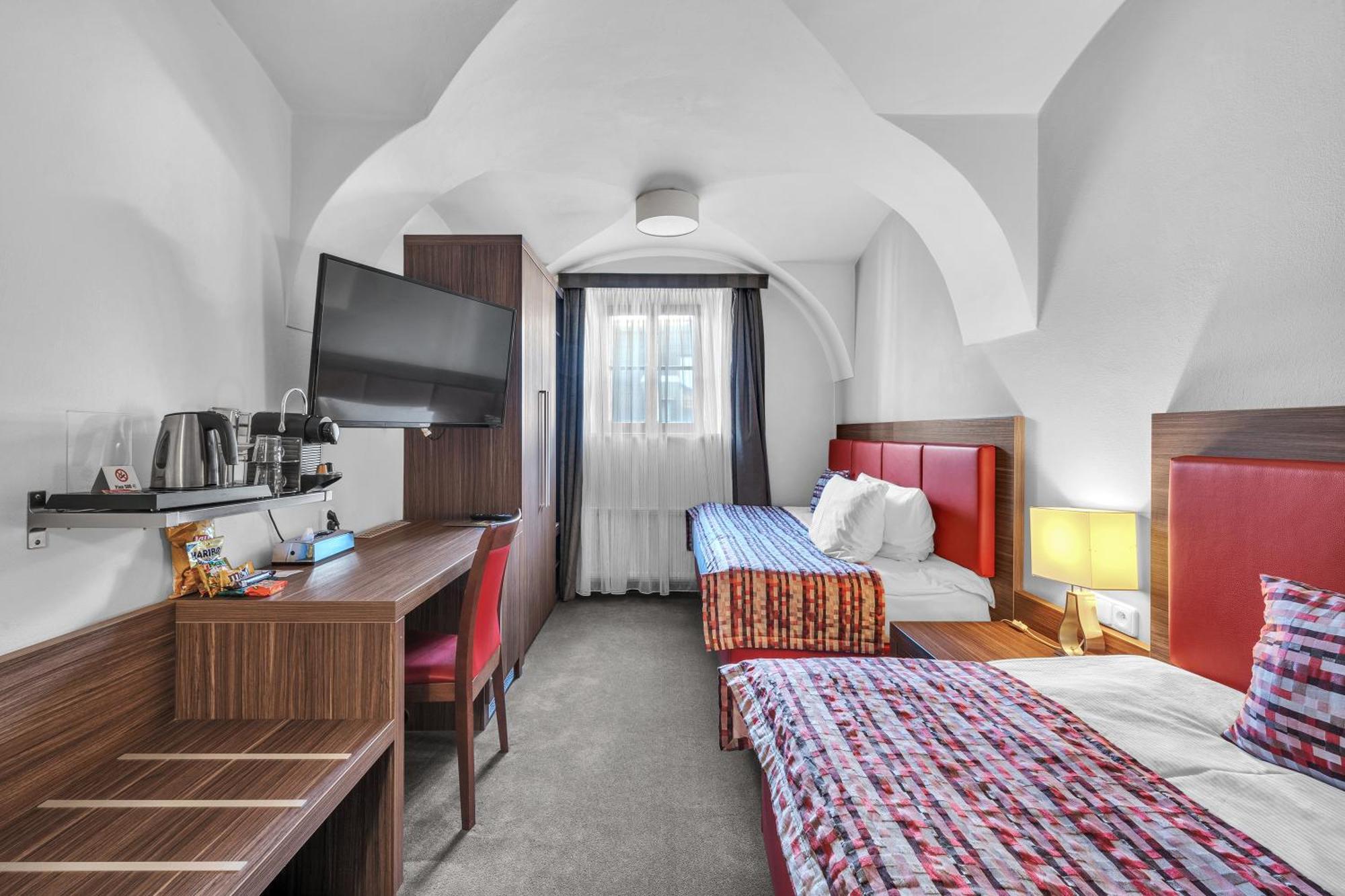 Hotel Nelly Kellys Trutnov Exterior photo