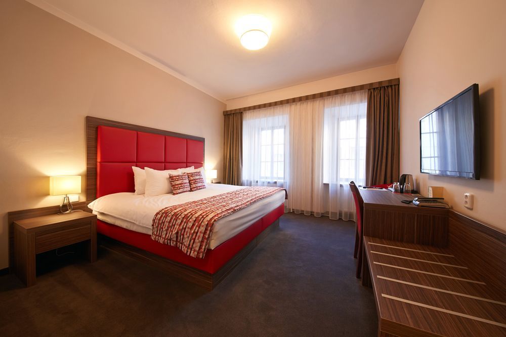 Hotel Nelly Kellys Trutnov Exterior photo